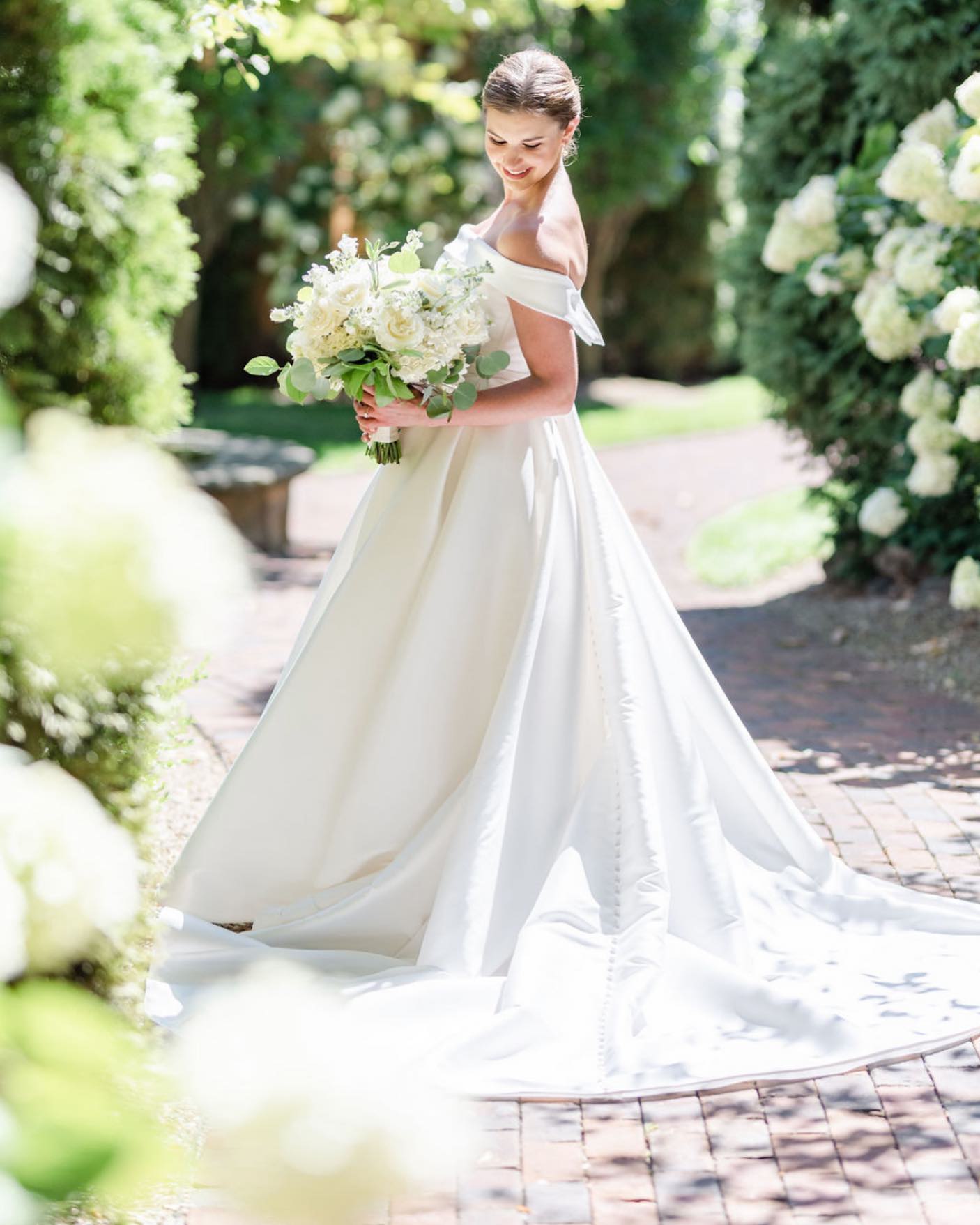 Photo of the real bride in the garden