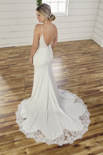 Essense of Australia Style No. D2981 #2 IV-PL (IV-PL) Ivory Gown with Porcelain Tulle Plunge thumbnail