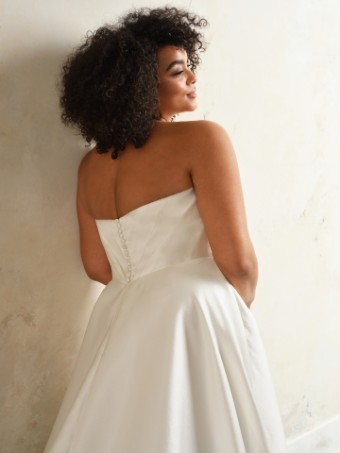 Maggie Sottero Style No. AMBER ROSE 23MB625A03 #2 Ivory (gown with Natural Illusion) thumbnail