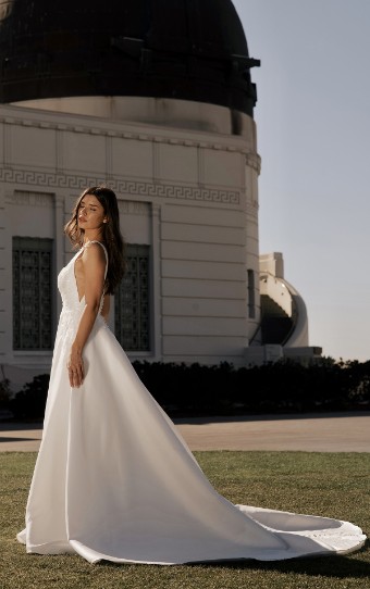 Stella York Style No. 7897IV #9 (IV-PL) Ivory Gown w Porcelain Tulle Plunge thumbnail