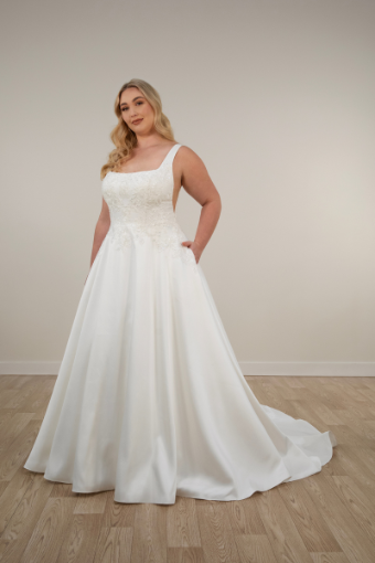 Stella York Style No. 7897IV #6 (IV-PL) Ivory Gown w Porcelain Tulle Plunge thumbnail