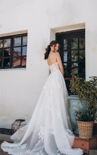 Stella York Style No. 7975ZZ #1 (IV-IV) Ivory Lace Tulle & Royal Organza over Ivory Gown thumbnail