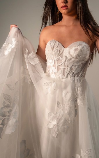 Stella York Style No. 7975ZZ #4 default (IV-IV) Ivory Lace Tulle & Royal Organza over Ivory Gown thumbnail
