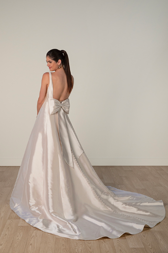 Stella York Style No. 8031ZZ #2 (PIPI-PL) PURE IVORY GWN W PORCELAIN TULLE SIDE PLUNGE & PURE IVORY BOW thumbnail
