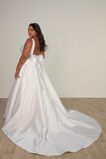 Stella York Style No. 8031ZZ #5 default (PIPI-PL) PURE IVORY GWN W PORCELAIN TULLE SIDE PLUNGE & PURE IVORY BOW thumbnail