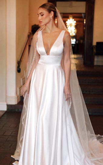 Essense of Australia Style No. D4359ZZ #0 default (IV-PL) Ivory Gown w Porcelain Tulle Plunge thumbnail