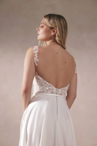 Adore by Justin Alexander Style No. EILA |11393 #5 default Ivory/Latte thumbnail