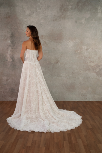 Essense of Australia Style No. D4462ZZ #4 (IV-IV) IVORY LACE TULLE AND ROYAL ORGANZA OVER IVORY GOWN thumbnail